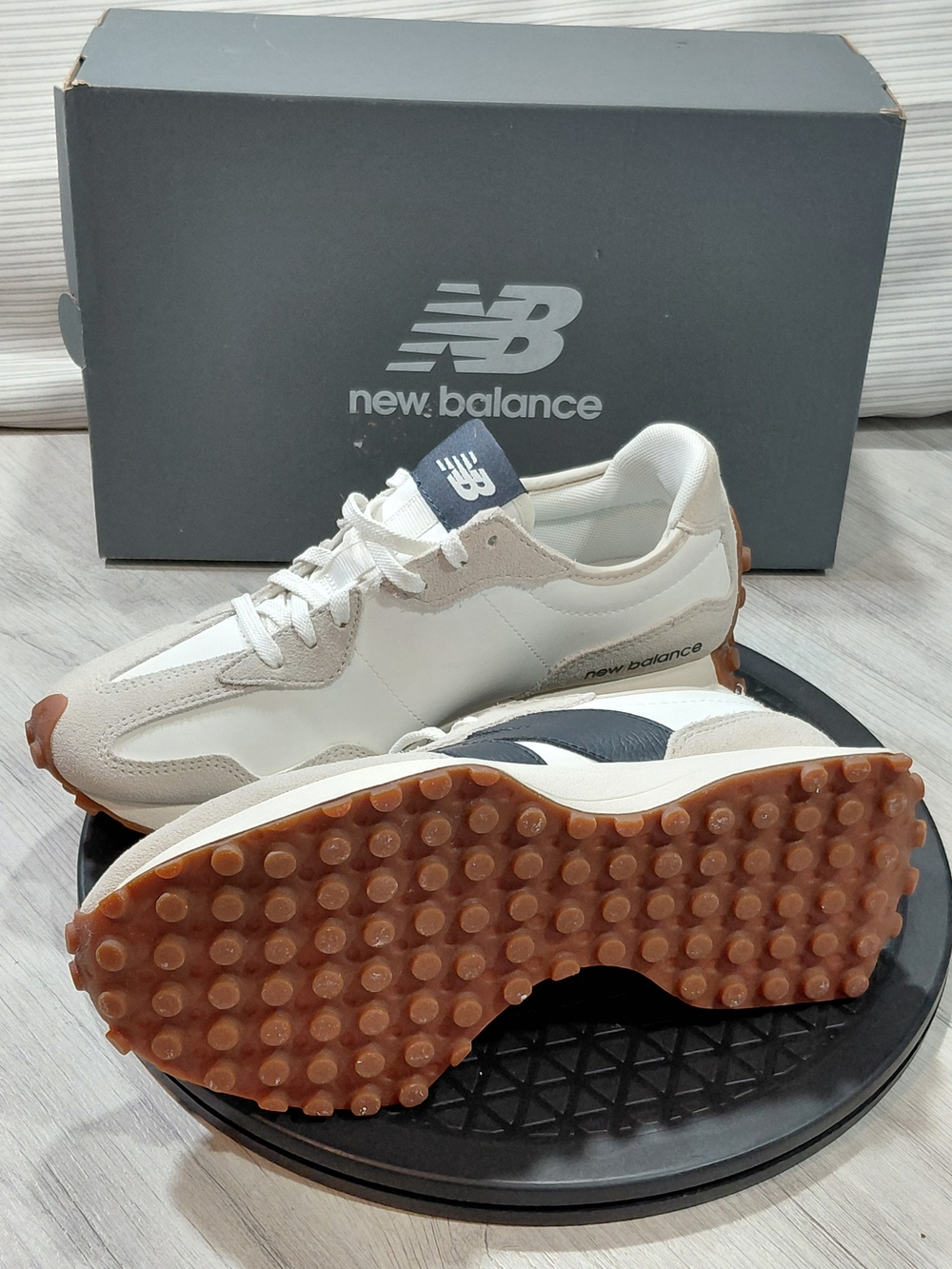 New Balance Womens 327 Vintage 70's  Design Moonbeam - Outerspace White Navy 7.5 - Picture 7 of 16